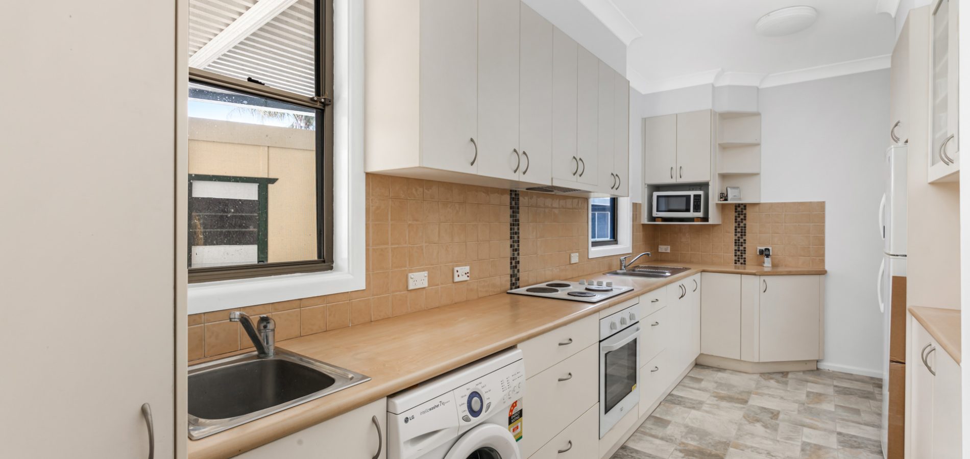 5 Charlton Road, Lalor Park NSW 2147 - photo 2