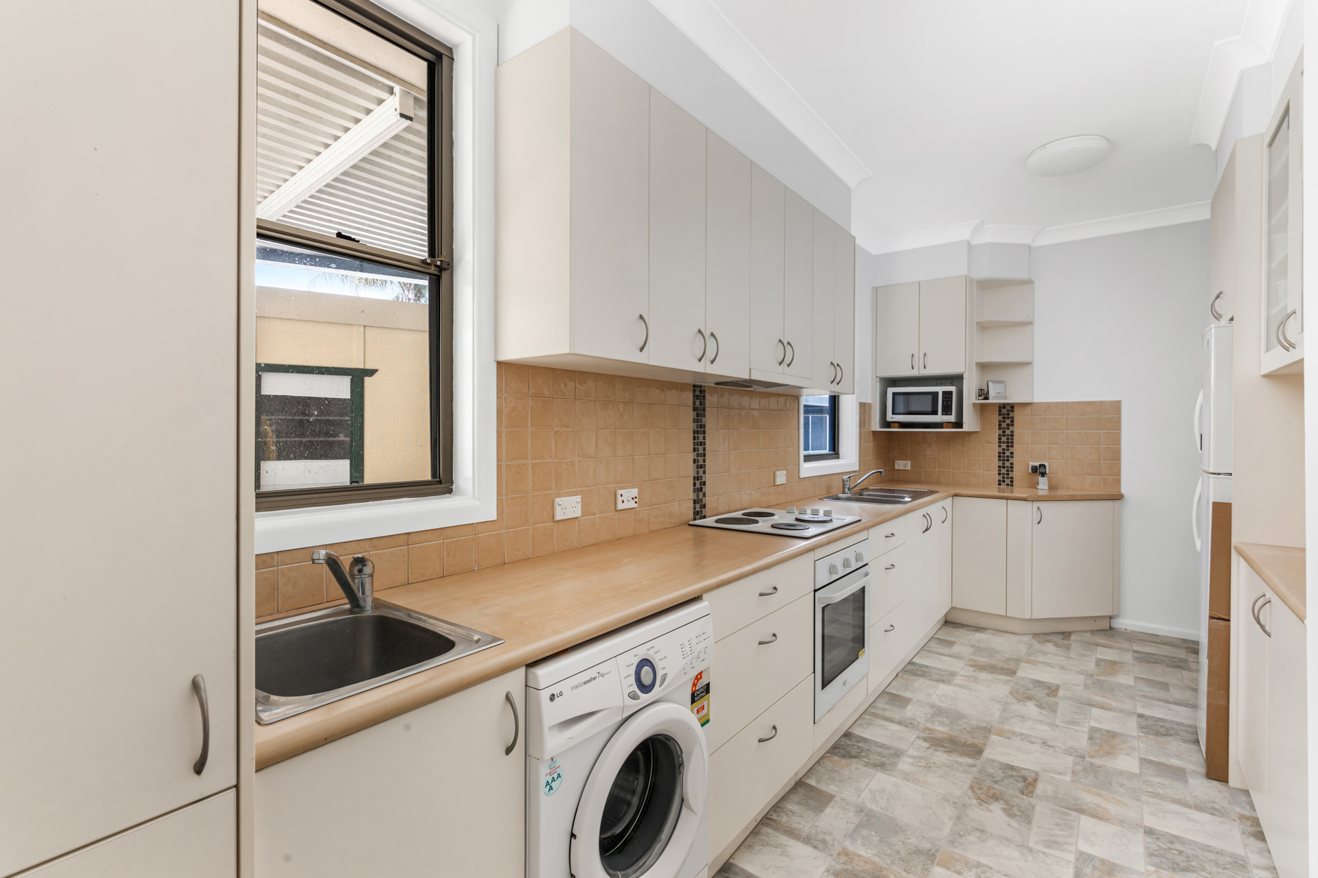 5 Charlton Road, Lalor Park NSW 2147 - photo 2