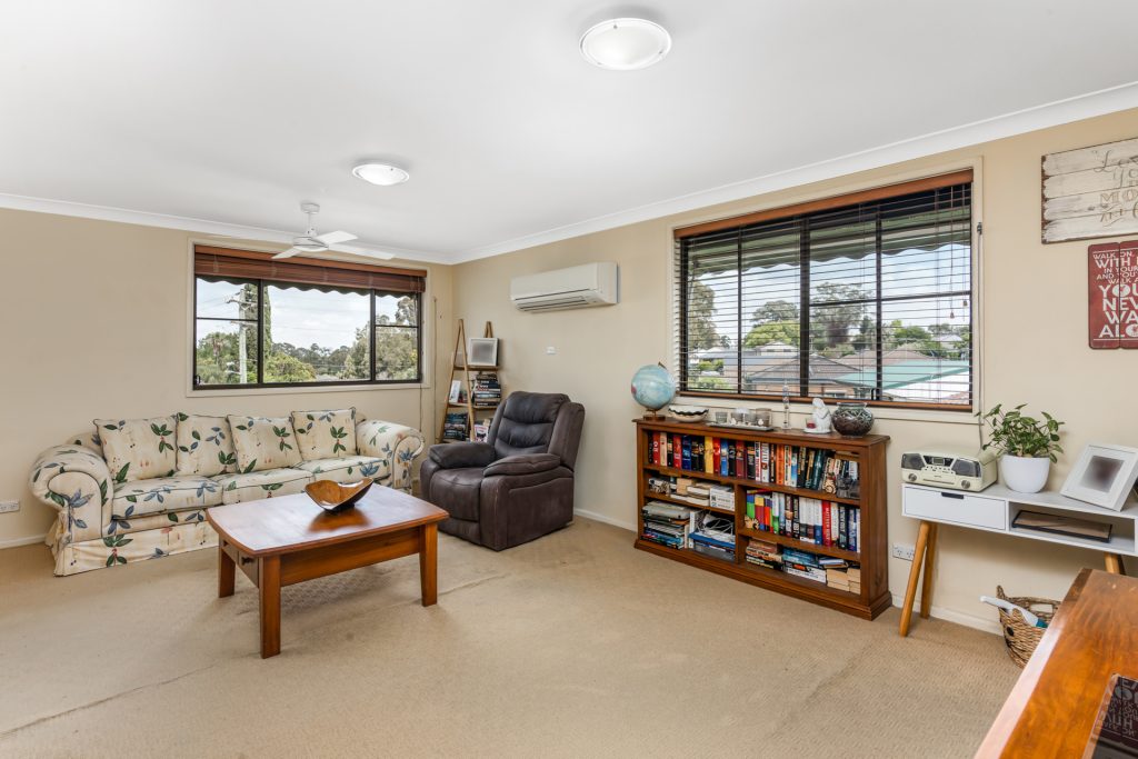 5 Charlton Road, Lalor Park NSW 2147 - photo 4