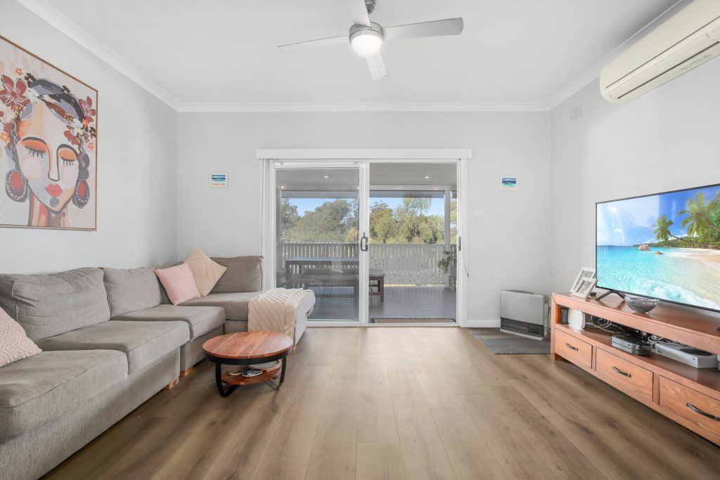 11 Monaro Street, Seven Hills NSW 2147 - photo 2