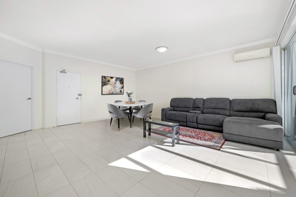17/2 Civic Avenue, Pendle Hill NSW 2145 - photo 2