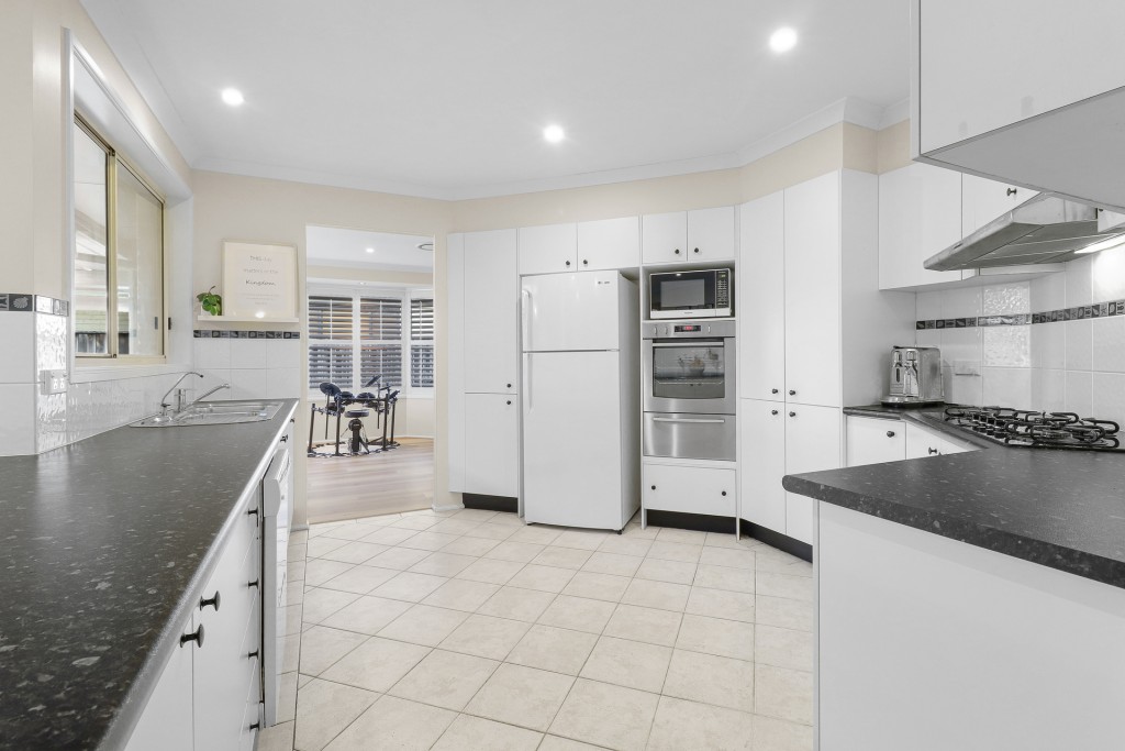 26 Perseus Circuit, Kellyville NSW 2155 - photo 5