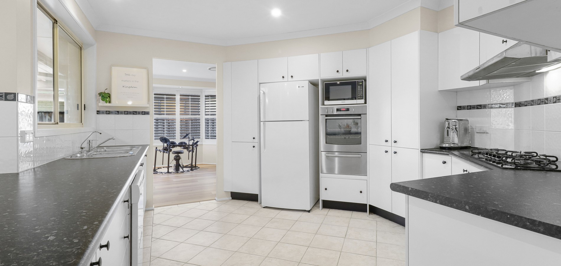 26 Perseus Circuit, Kellyville NSW 2155 - photo 5