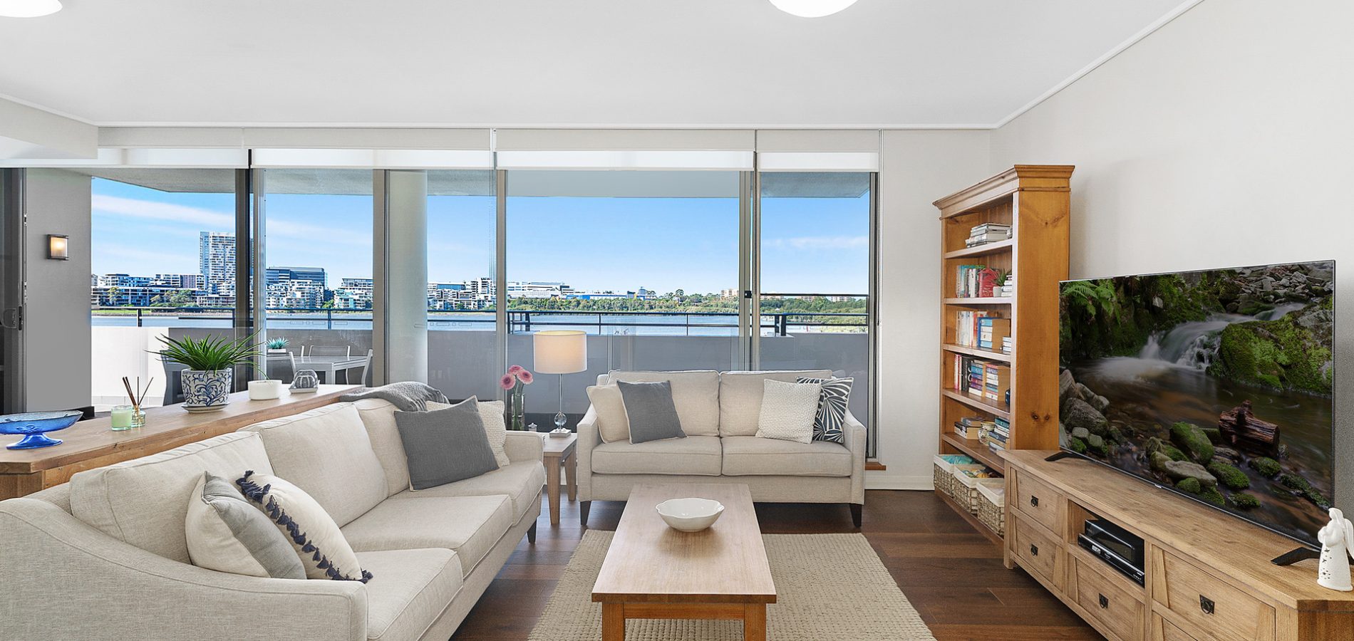 374/4 The Crescent, Wentworth Point NSW 2127 - photo 2