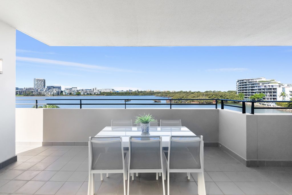 374/4 The Crescent, Wentworth Point NSW 2127 - photo 5