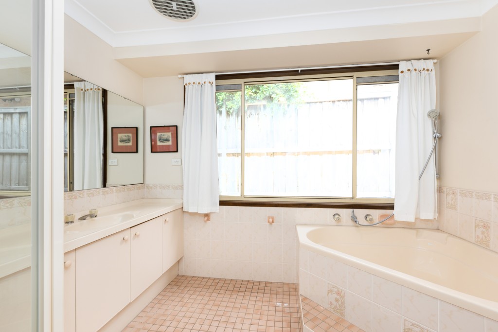 12 Bellwood Place, Castle Hill NSW 2154 - photo 11