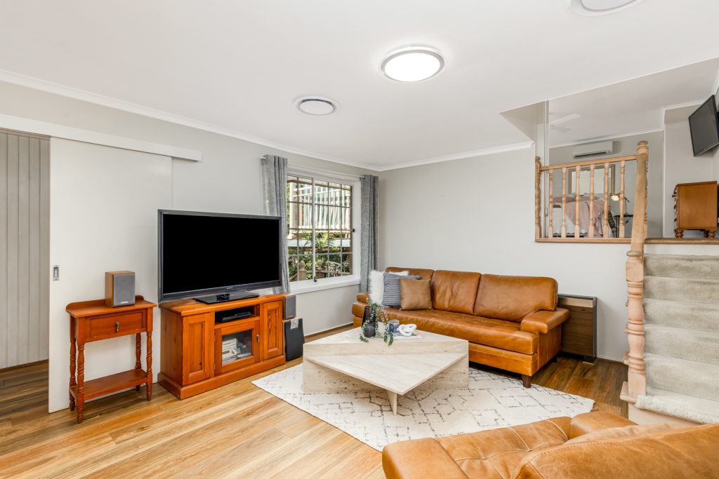 23 Sanders Crescent, Kings Langley NSW 2147 - photo 4