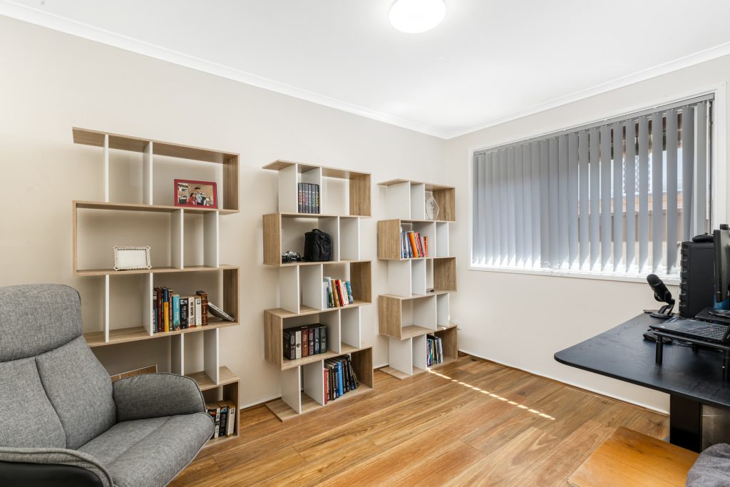23 Sanders Crescent, Kings Langley NSW 2147 - photo 8