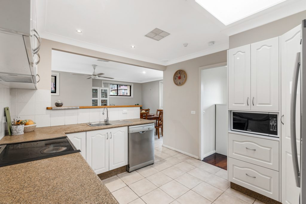 10 Wilkinson Avenue, Kings Langley NSW 2147 - photo 6