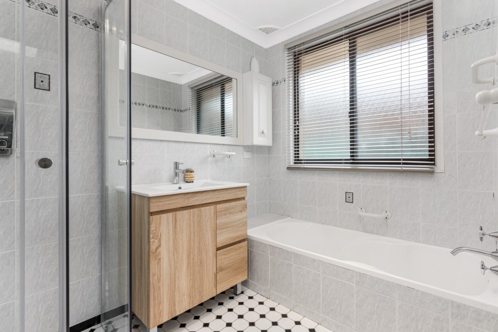 10 Wilkinson Avenue, Kings Langley NSW 2147 - photo 8