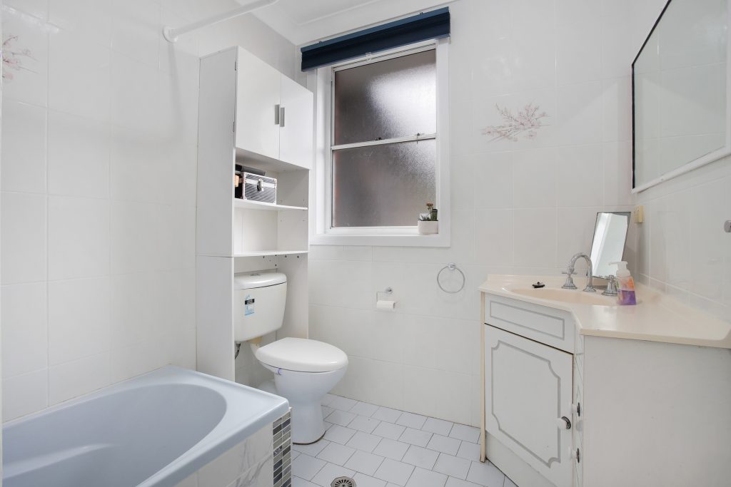 5 Suzanne Street, Seven Hills NSW 2147 - photo 8