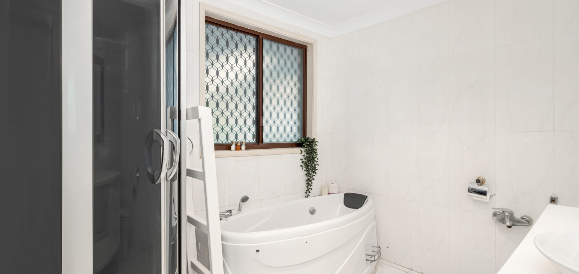100 Sutherland Avenue, Kings Langley NSW 2147 - photo 8