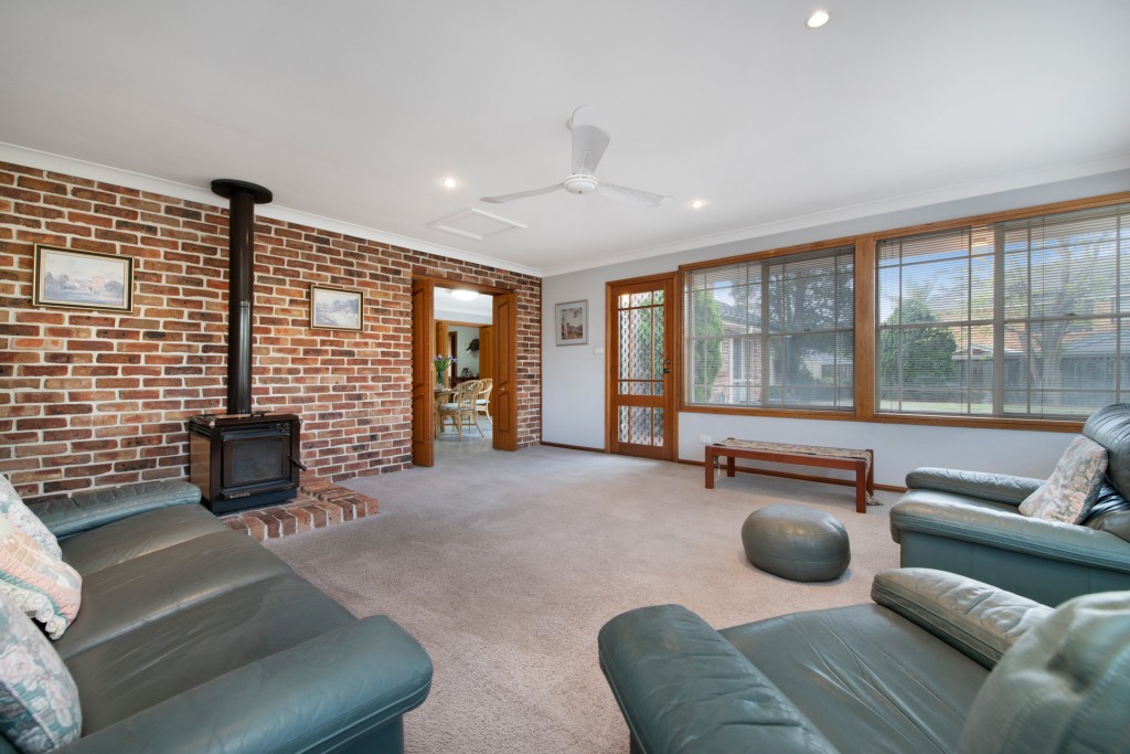 11 Minago Place, Castle Hill NSW 2154 - photo 2