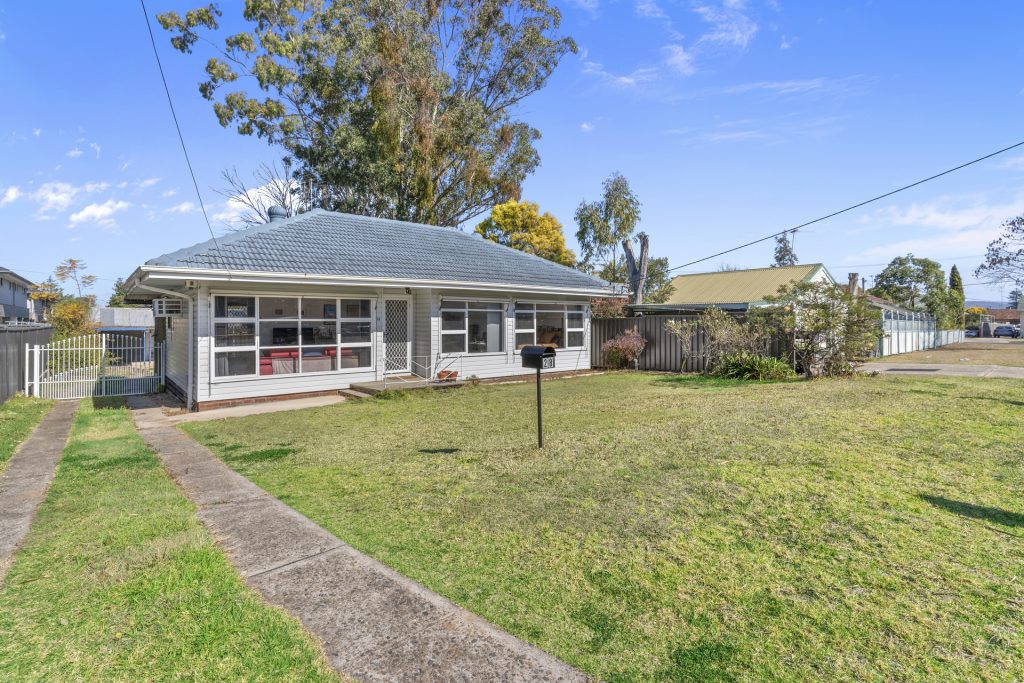 28 Cronin Street, Penrith NSW 2750 - photo 2