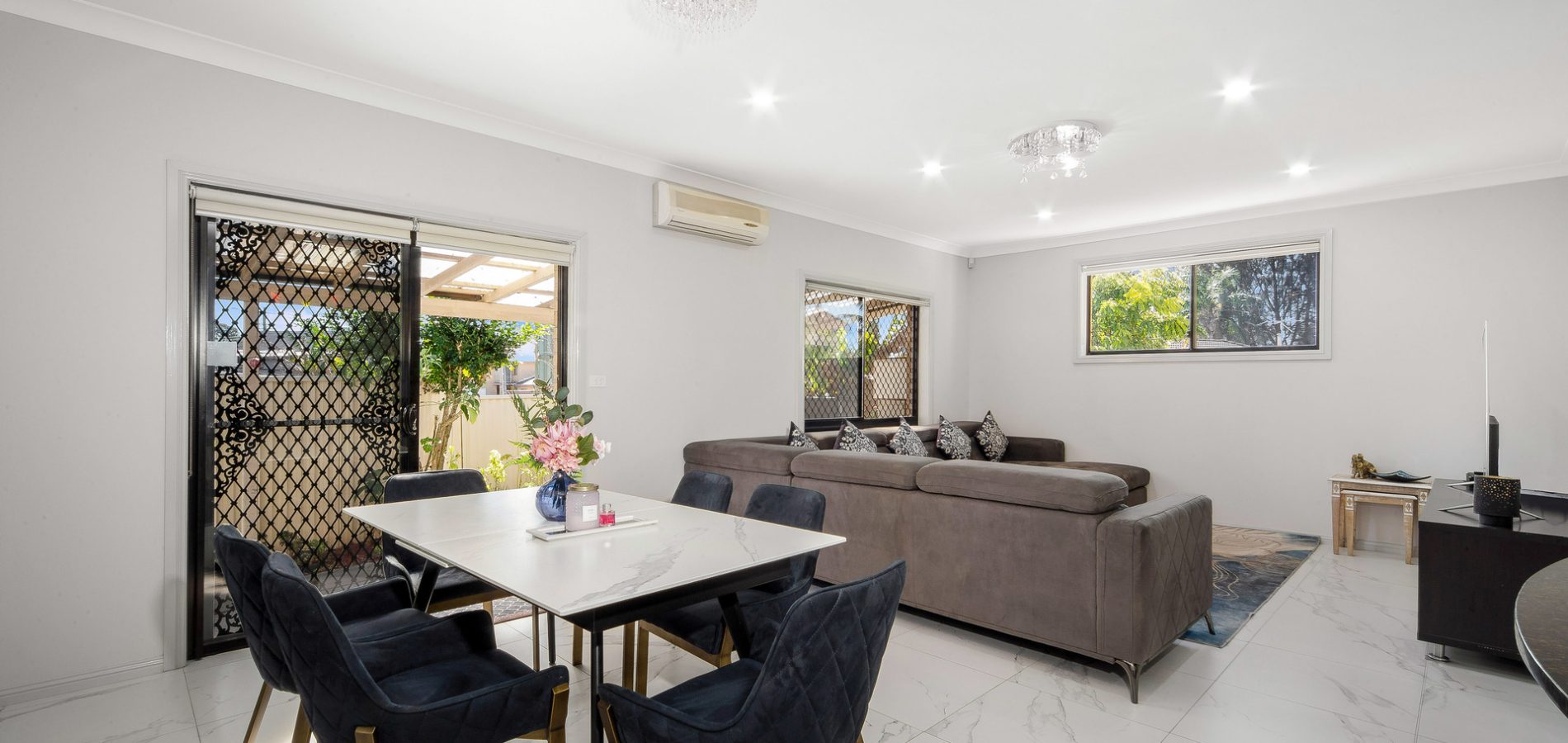 4/2 Mifsud Street, Girraween NSW 2145 - photo 2
