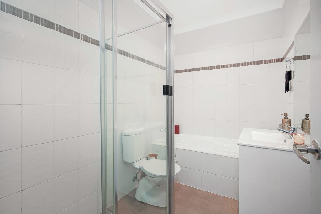 4/2 Mifsud Street, Girraween NSW 2145 - photo 8