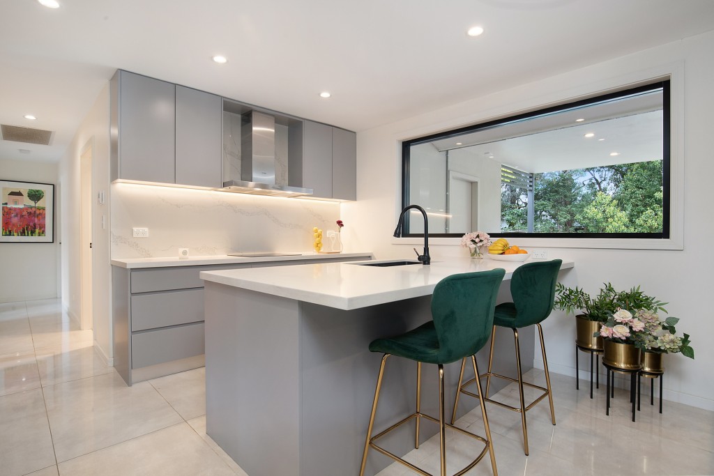 4 Kiola Place, Castle Hill NSW 2154 - photo 2