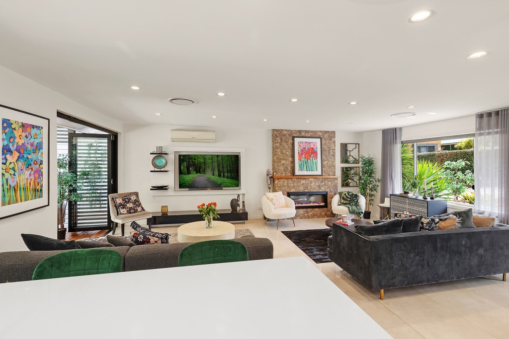 4 Kiola Place, Castle Hill NSW 2154 - photo 5