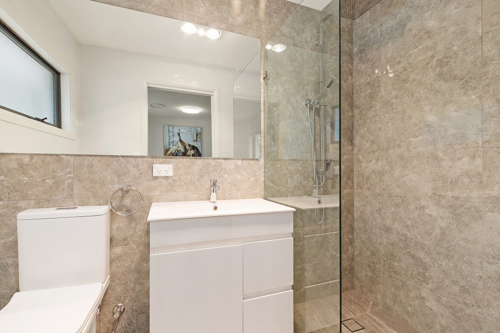 4 Kiola Place, Castle Hill NSW 2154 - photo 10
