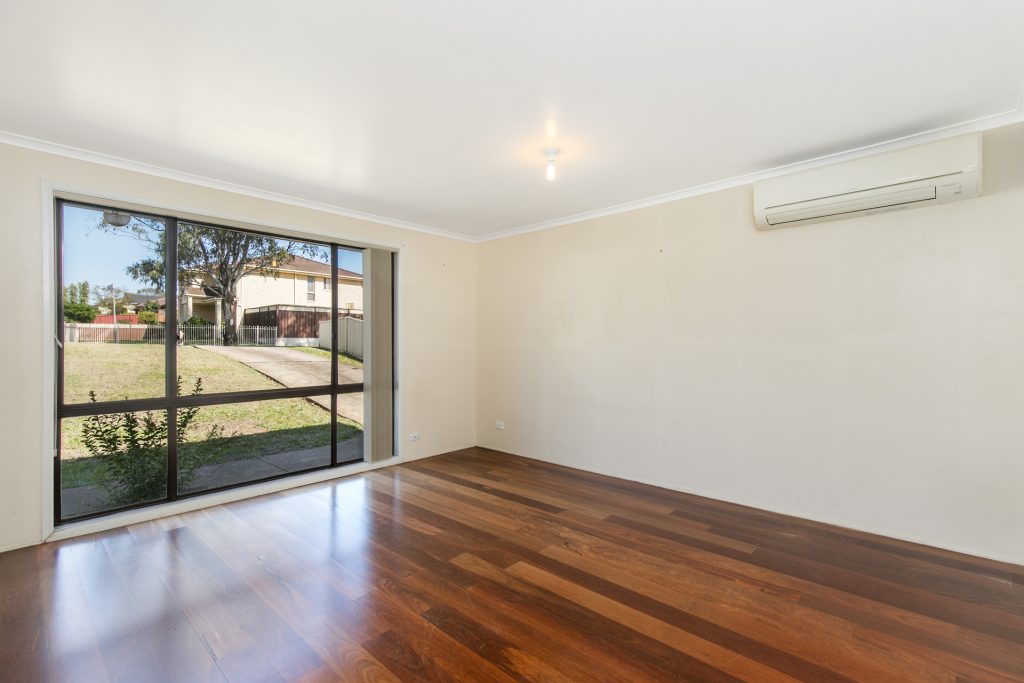 7 Carroll Crescent, Plumpton NSW 2761 - photo 2
