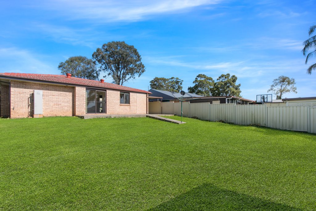 7 Carroll Crescent, Plumpton NSW 2761 - photo 10