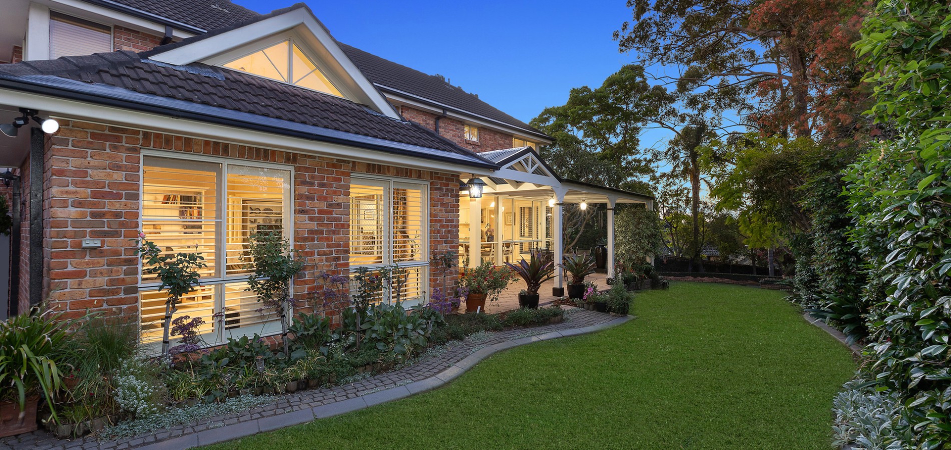 22 Invergowrie Close, West Pennant Hills NSW 2125 - photo 2