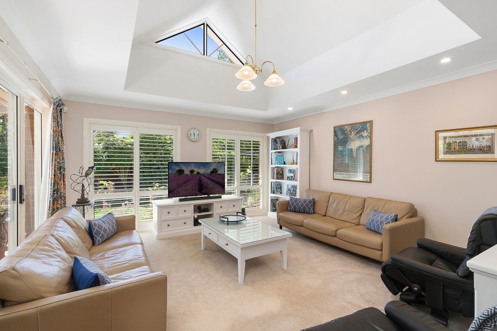 22 Invergowrie Close, West Pennant Hills NSW 2125 - photo 4