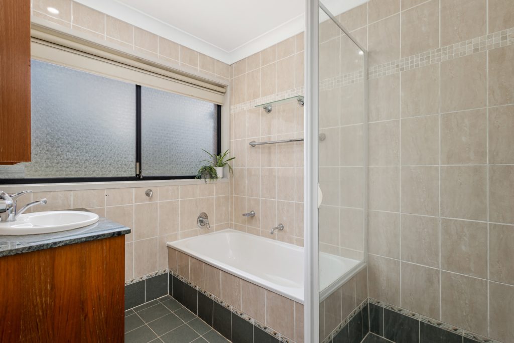 5 Carl Place, Kings Langley NSW 2147 - photo 8