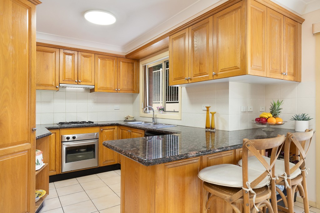 2/21 Dan Crescent, Castle Hill NSW 2154 - photo 2
