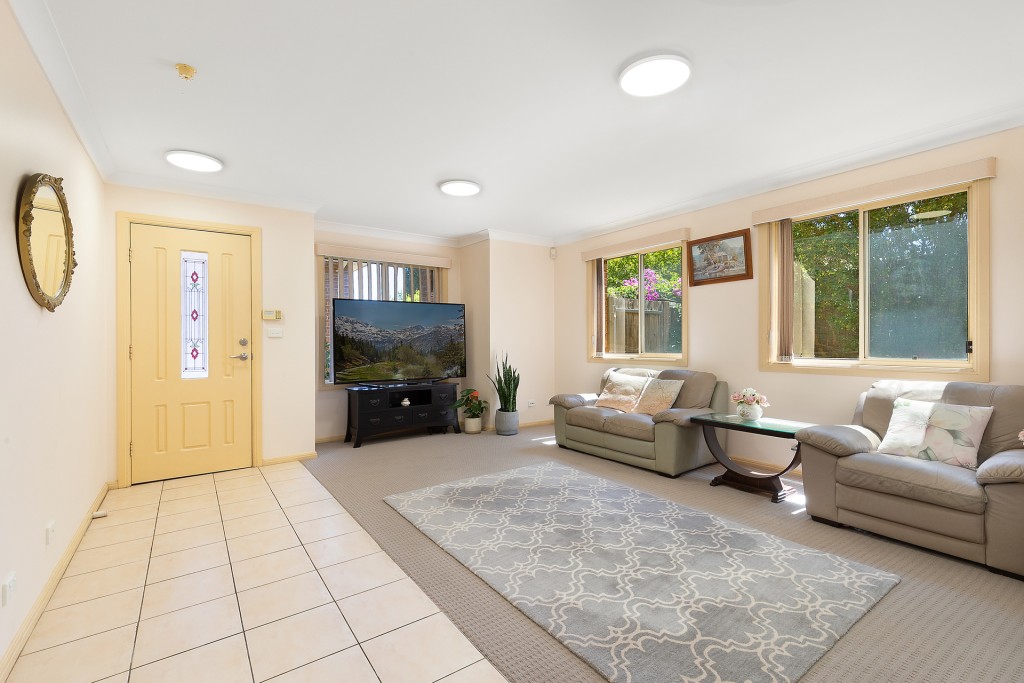 2/21 Dan Crescent, Castle Hill NSW 2154 - photo 4