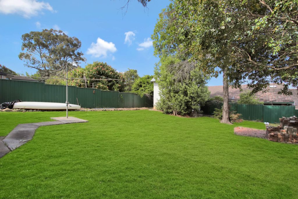 1 Bringelly Avenue, Pendle Hill NSW 2145 - photo 11