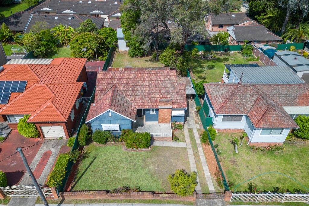 1 Bringelly Avenue, Pendle Hill NSW 2145 - photo 12