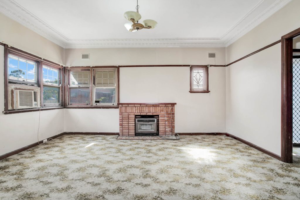 1 Bringelly Avenue, Pendle Hill NSW 2145 - photo 3