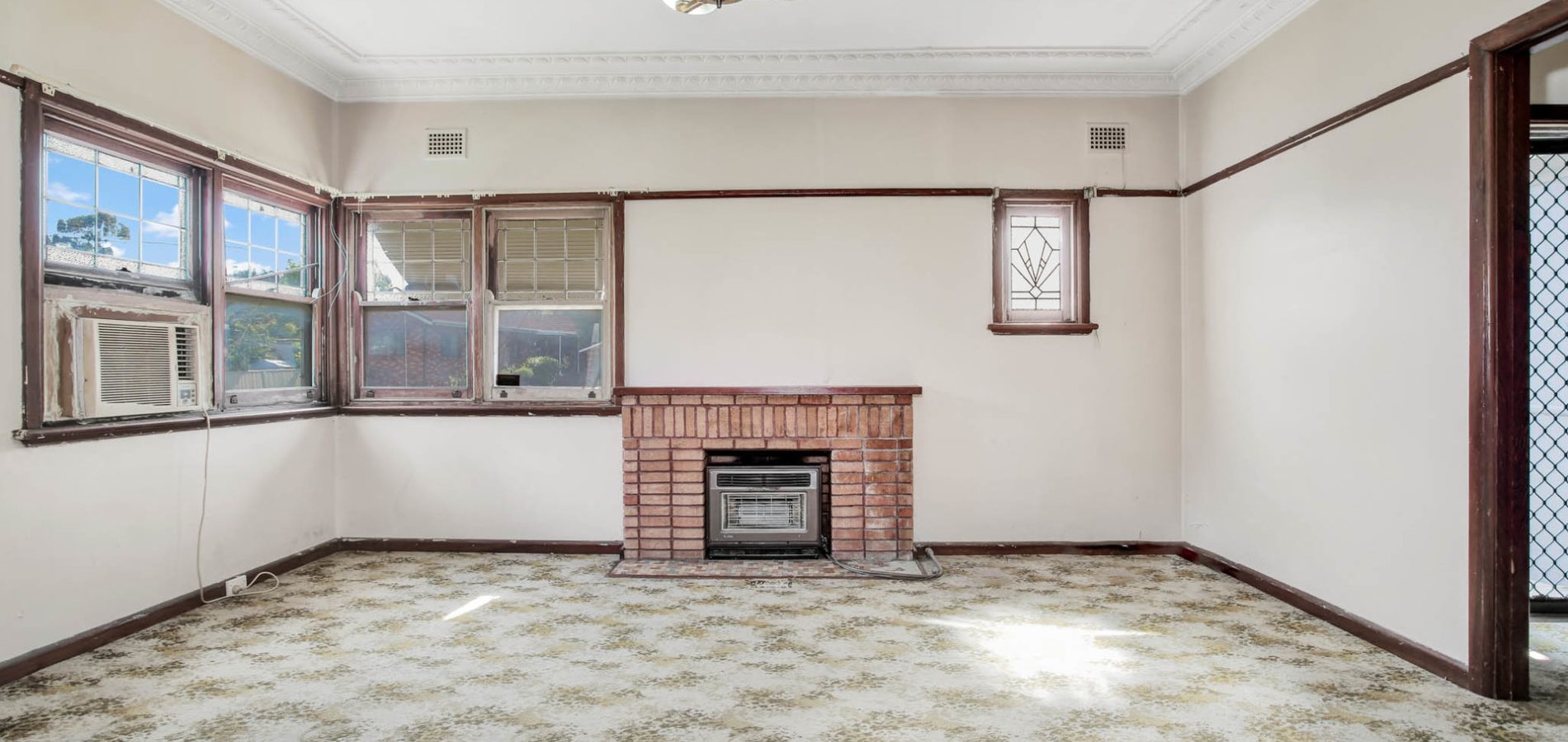 1 Bringelly Avenue, Pendle Hill NSW 2145 - photo 3