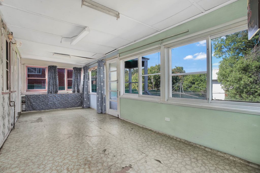 1 Bringelly Avenue, Pendle Hill NSW 2145 - photo 9