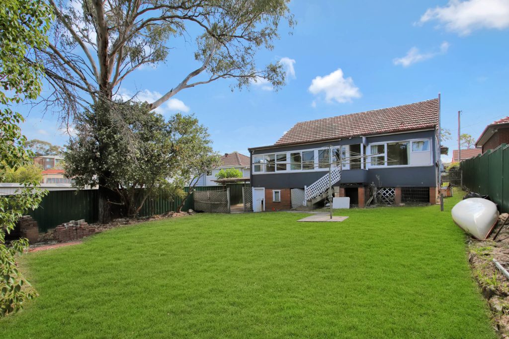 1 Bringelly Avenue, Pendle Hill NSW 2145 - photo 10