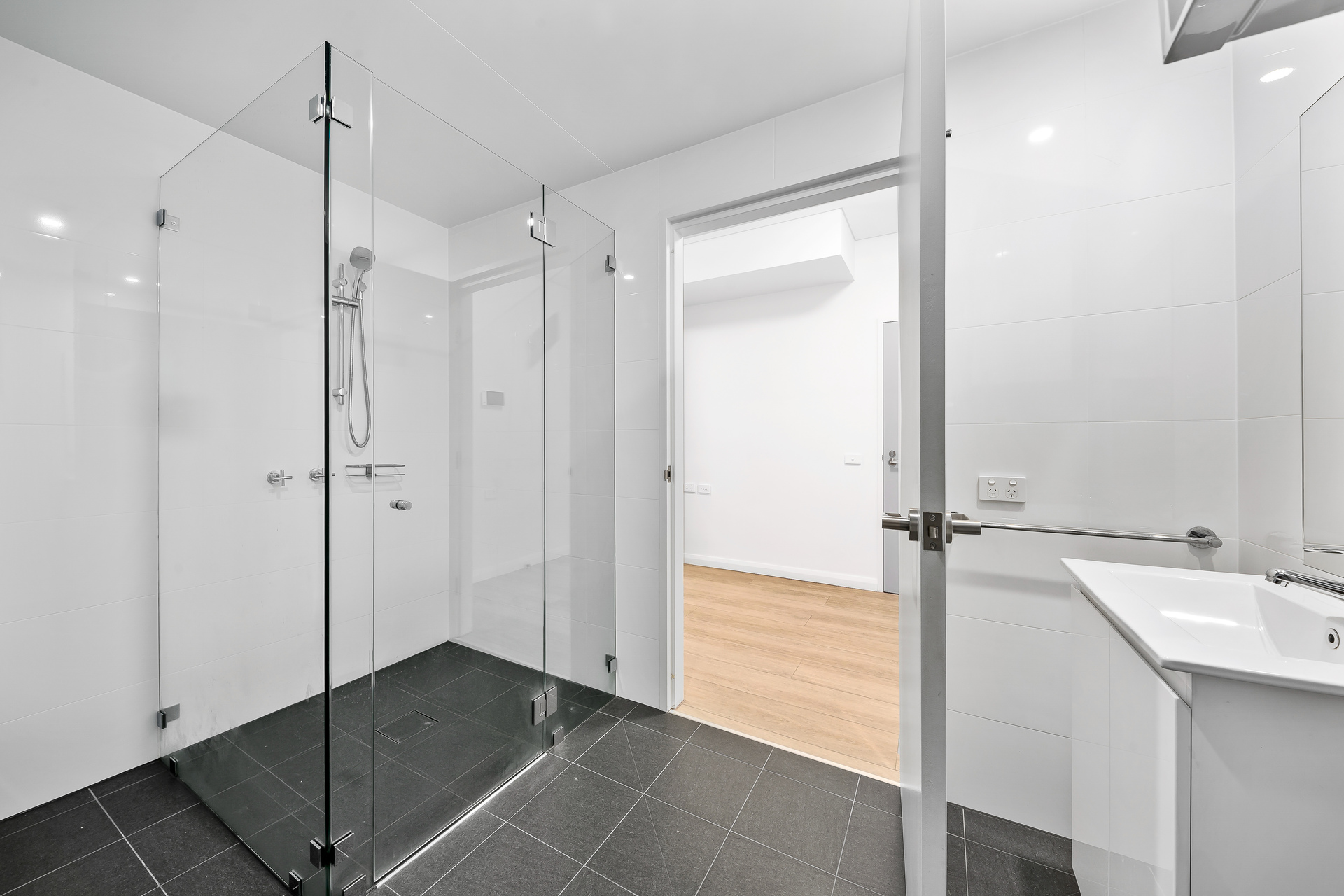 421/21C Durham Street, Mount Druitt NSW 2770 - photo 4