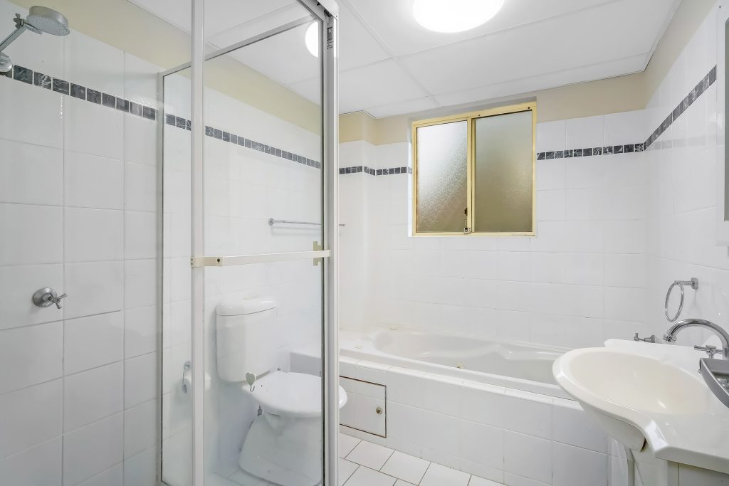 1/1A James Street, Baulkham Hills NSW 2153 - photo 3