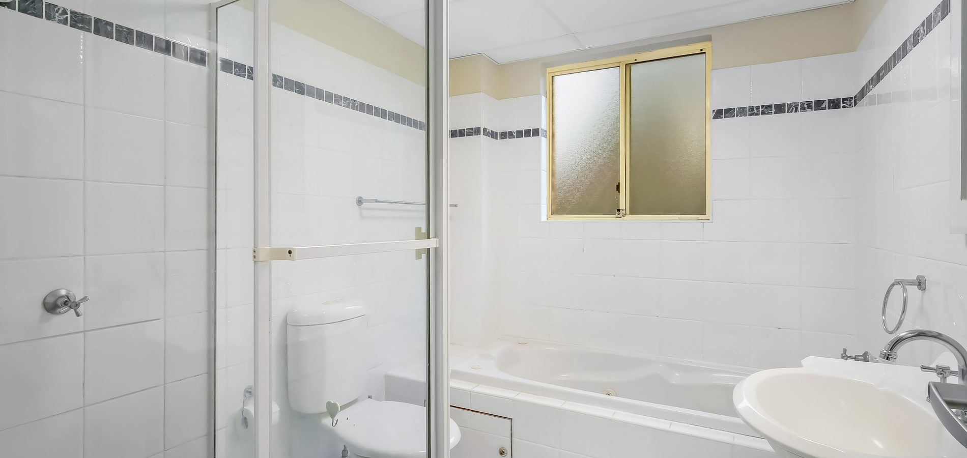 1/1A James Street, Baulkham Hills NSW 2153 - photo 3