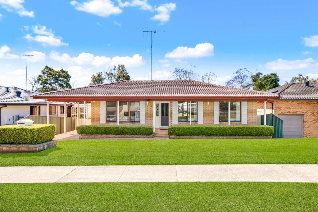 27 Madeira Avenue, Kings Langley NSW 2147 - McGrath West Group