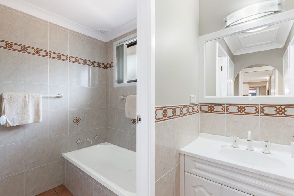27 Madeira Avenue, Kings Langley NSW 2147 - photo 7