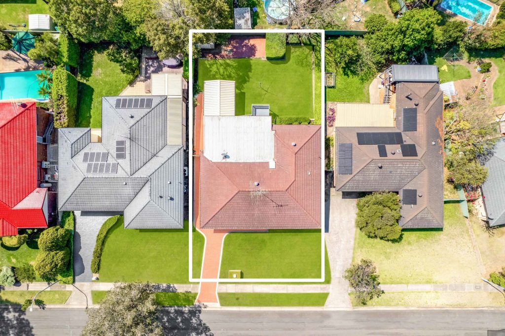 27 Madeira Avenue, Kings Langley NSW 2147 - photo 10