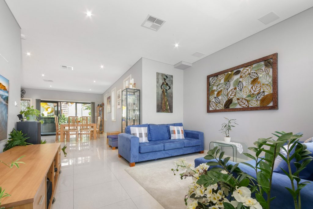 5 Bogalara Road, Old Toongabbie NSW 2146 - photo 4
