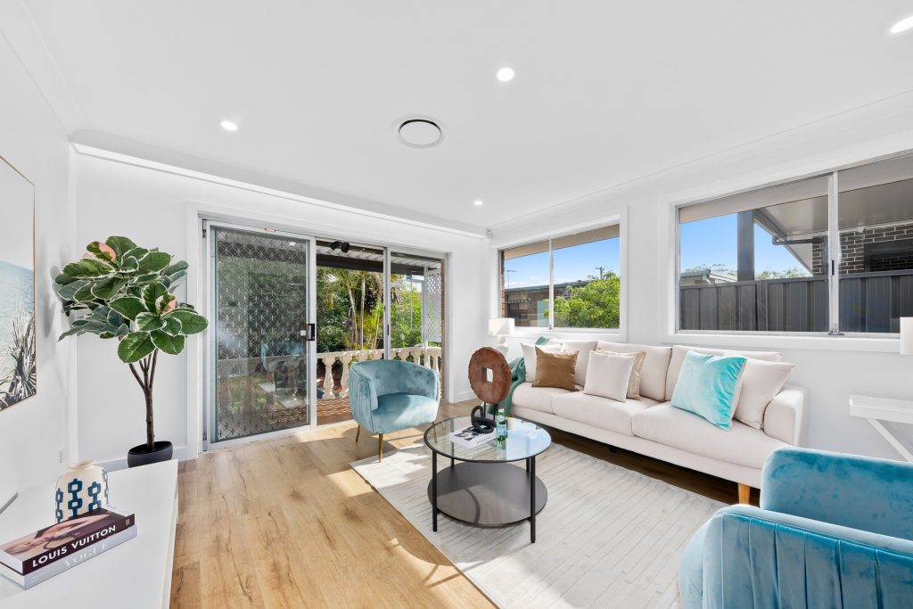 22 Molonglo Road, Seven Hills NSW 2147 - photo 2