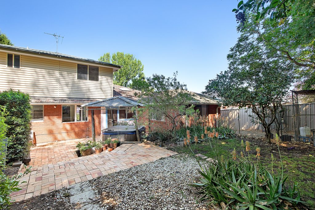 20 Olola Avenue, Castle Hill NSW 2154 - photo 11