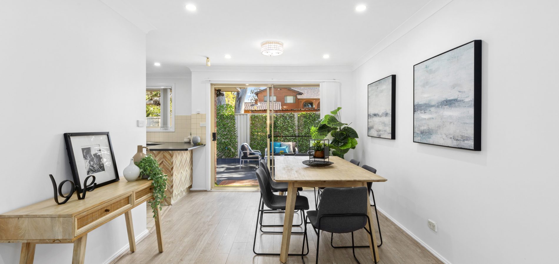 6/200 Targo Road, Girraween NSW 2145 - photo 2