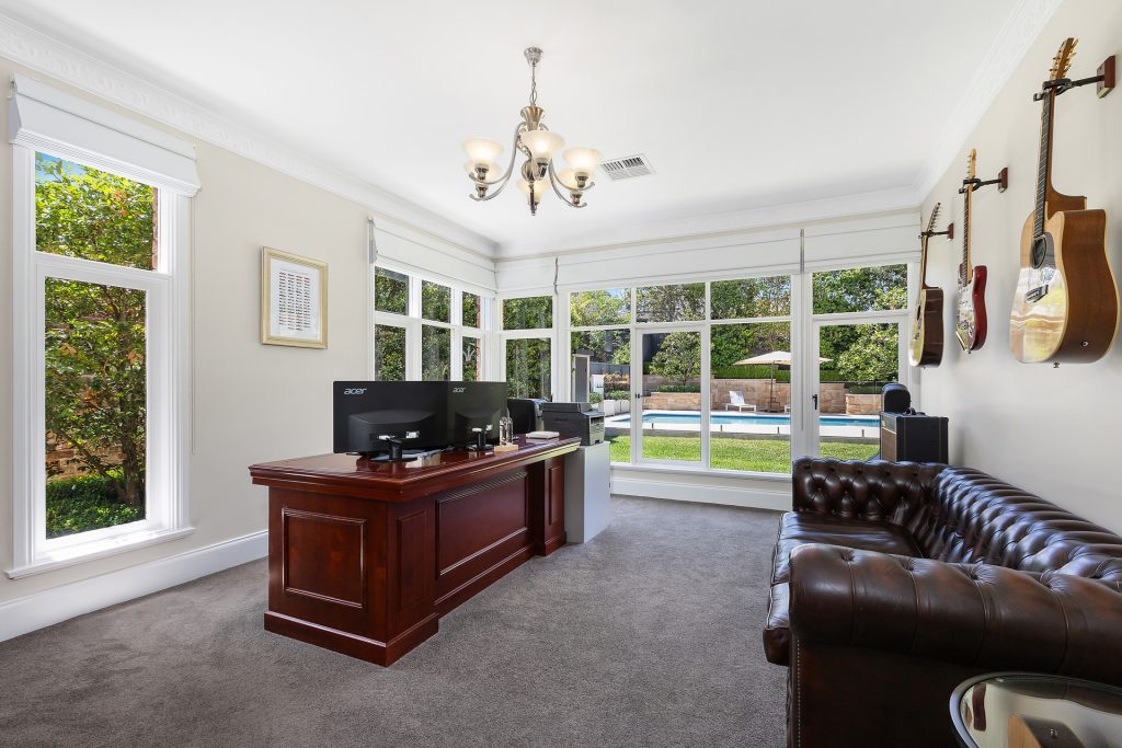 4 Lynwood Place, Castle Hill NSW 2154 - photo 6
