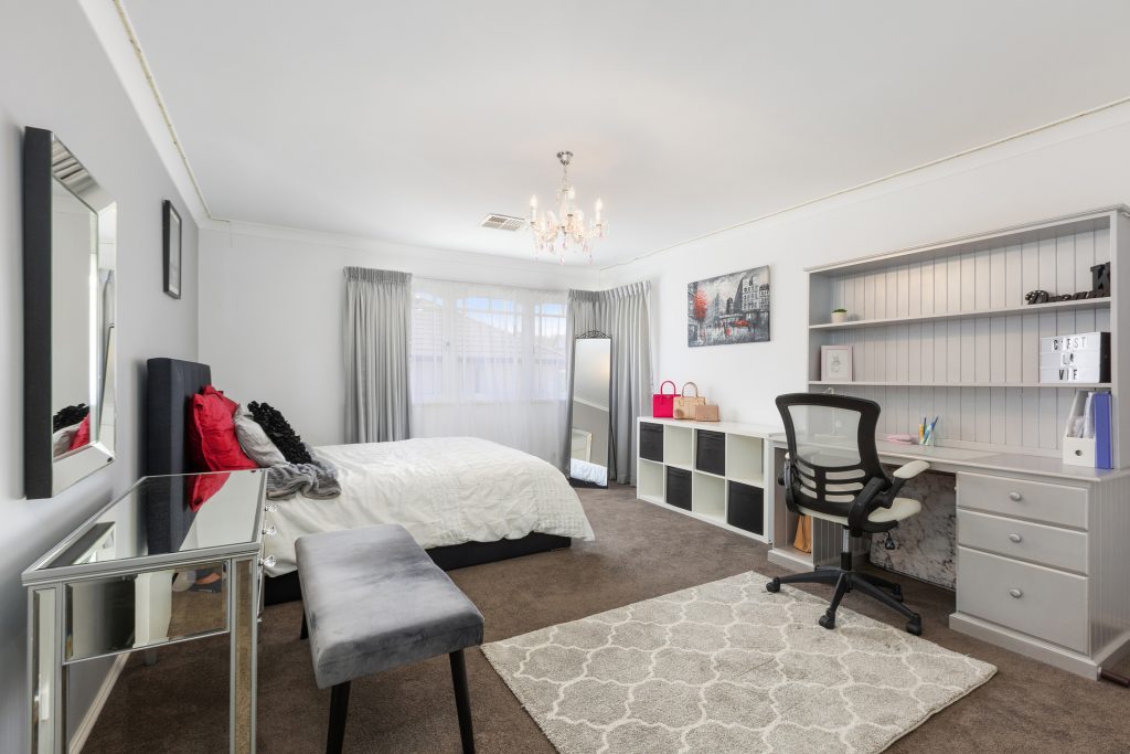 4 Lynwood Place, Castle Hill NSW 2154 - photo 10
