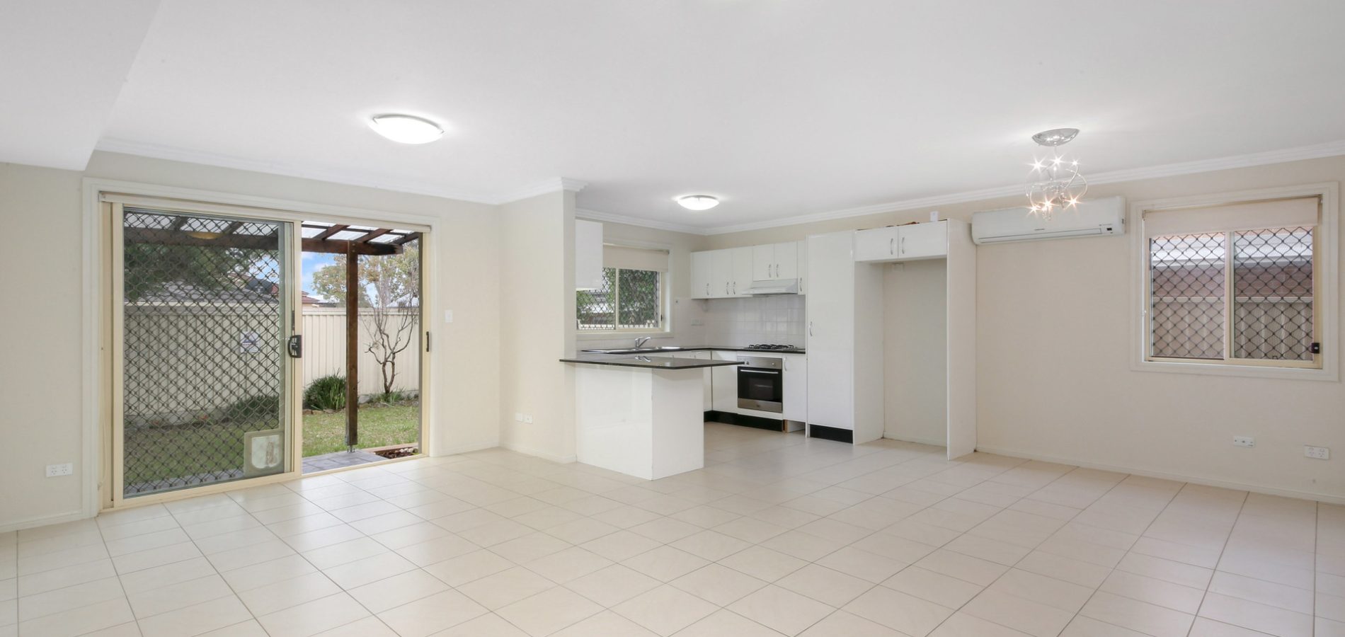 9 Wirralee Street, South Wentworthville NSW 2145 - photo 2