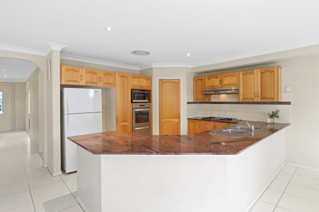 11 Glamis Place, Castle Hill NSW 2154 - photo 4